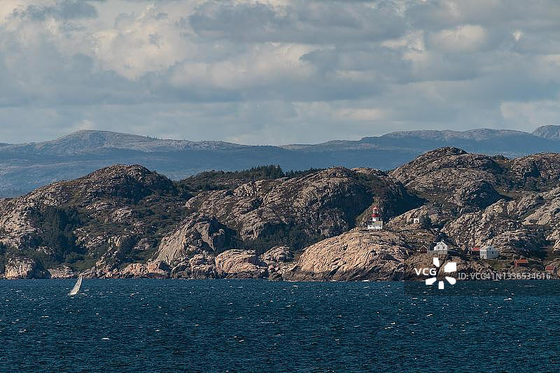 挪威韦斯特-阿格德林德斯内斯Suedkapp的海岸灯塔景观图片素材