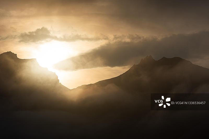 冰岛博尔加峡湾的日落图片素材