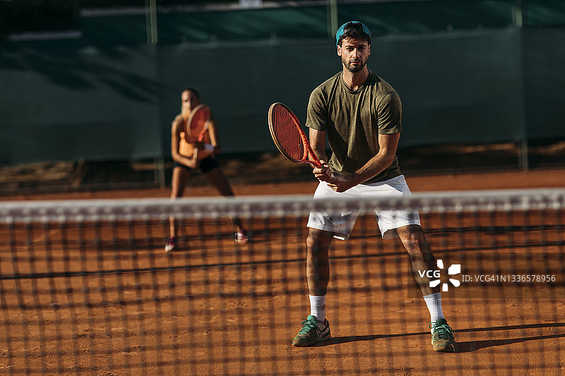 他们喜欢打双打图片素材