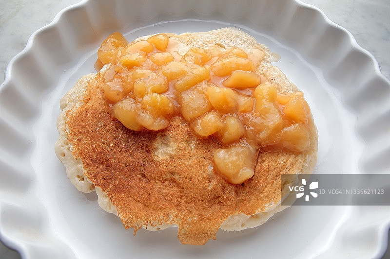 搭配桃子的薄煎饼图片素材