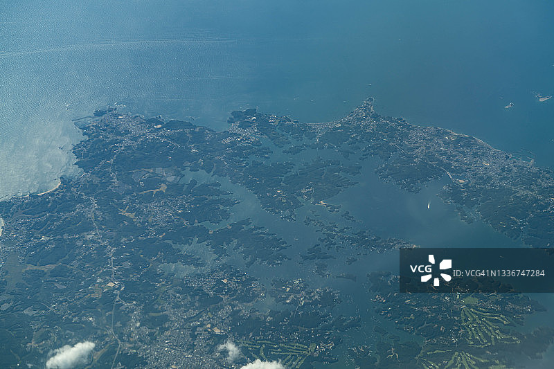 从飞机上俯瞰日本三重县的伊势志摩图片素材