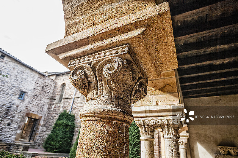 古董本笃会修道院的回廊图片素材