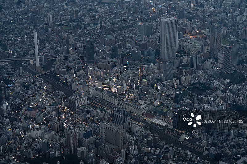 从飞机上俯瞰日本东京池袋图片素材