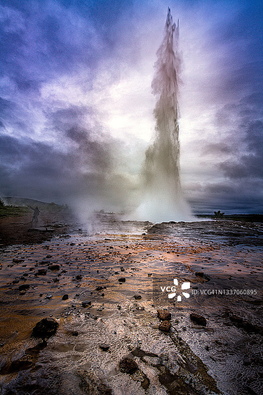 冰岛间歇泉图片素材