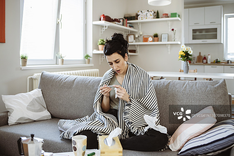 感冒的生病女人图片素材