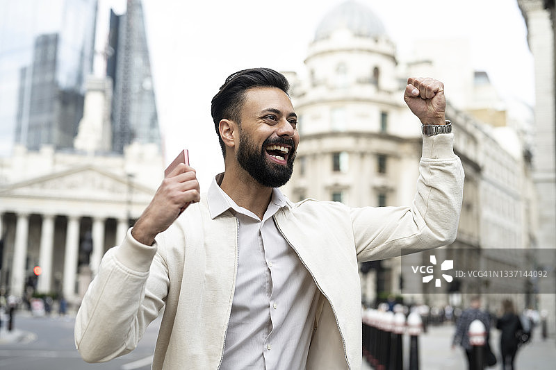 开心的伦敦商人自然肖像图片素材