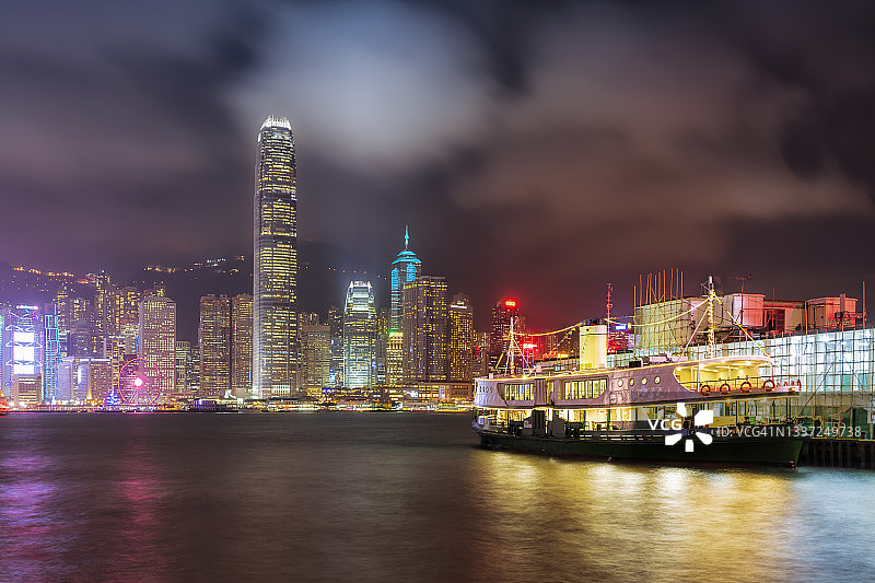 维多利亚港和香港天际线夜景灯光秀——幻彩咏香江图片素材