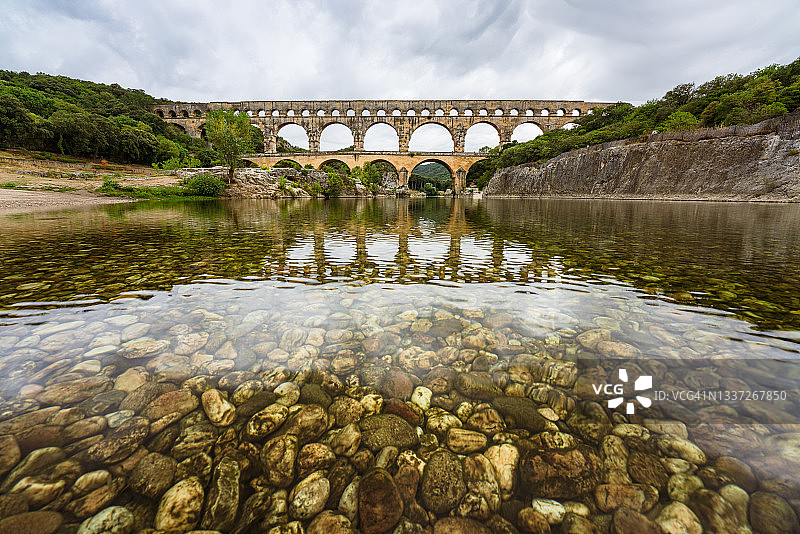 古罗马文明工程：加尔桥渡槽图片素材