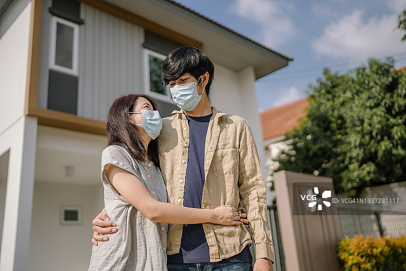 期待新房的夫妇图片素材