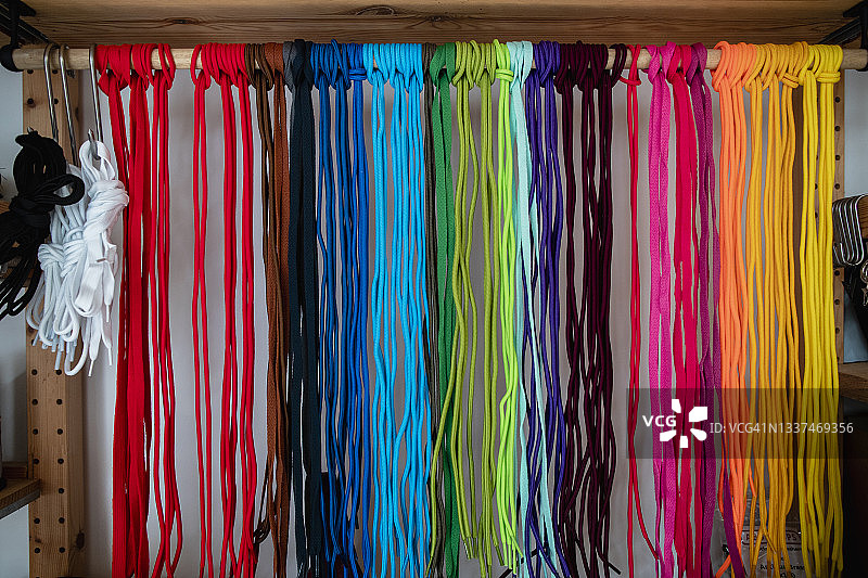 彩色整齐的鞋带图片素材