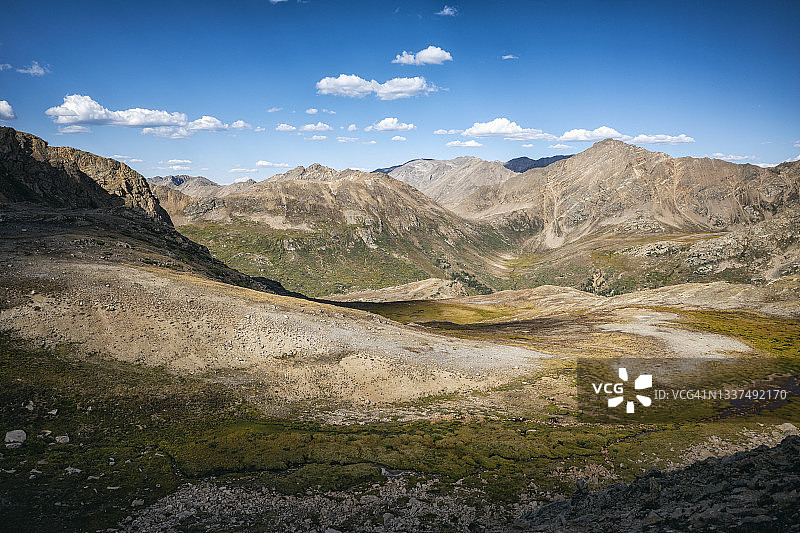 圣十字荒原的冻土景观图片素材