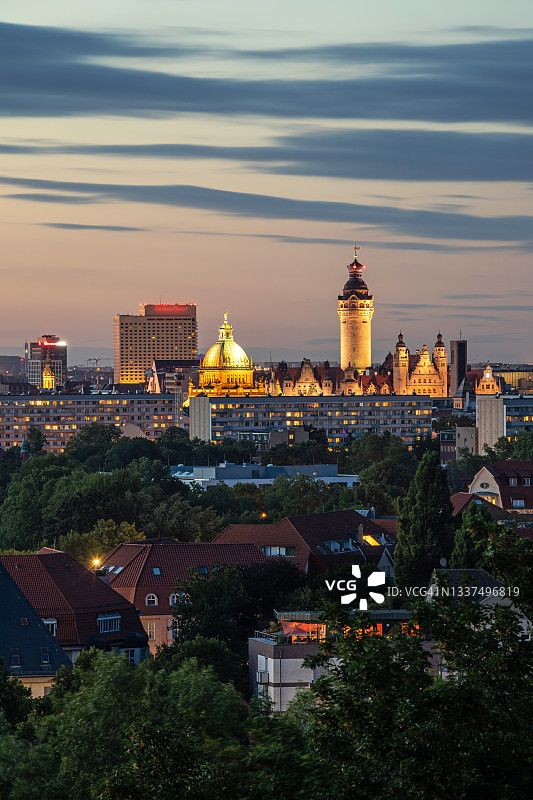 莱比锡天际线日落（德国萨克森州）图片素材