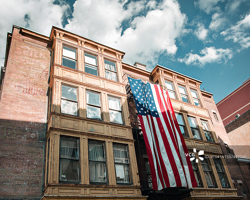 费城老城区，带有美国国旗的建筑图片素材