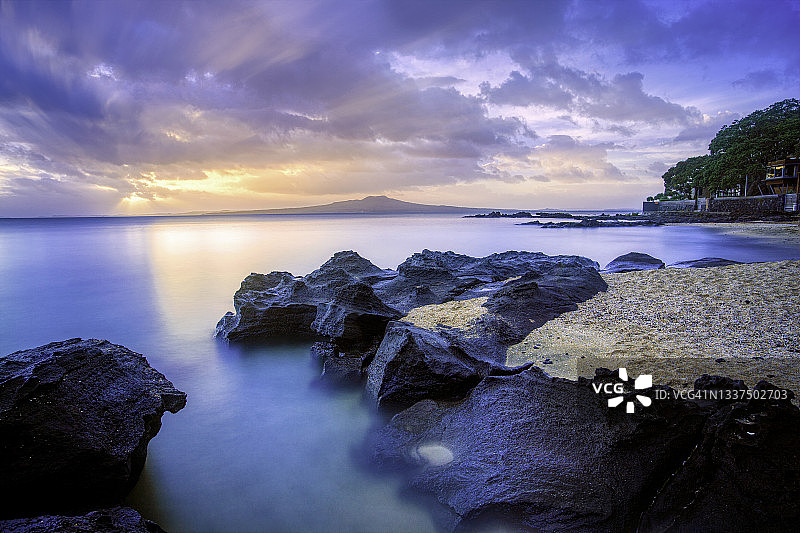 新西兰朗伊托托火山的日出图片素材