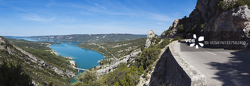 通往圣十字湖和韦尔东大峡谷的山路图片素材