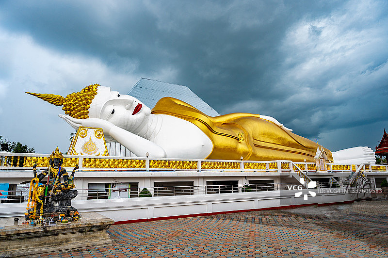 泰国洛坤府昌迪区塔诺寺：佛教圣地图片素材