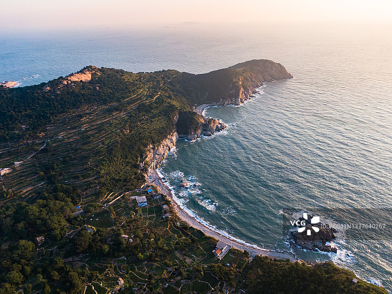 中国青岛崂山美丽的渔村图片素材