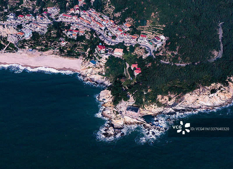 中国青岛崂山美丽的渔村图片素材