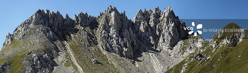 圣玛丽山谷卢科马尼奥山口附近的比佐科隆贝或坎帕尼特全景图片素材