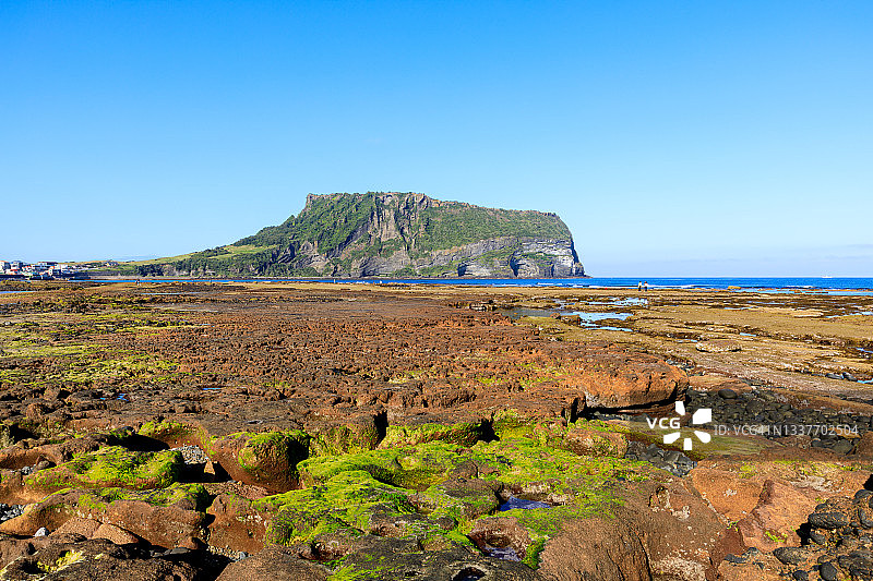 济州岛城山日出峰全景照片，中国韩国图片素材