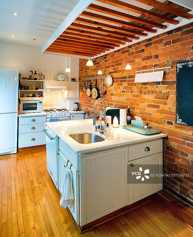 现代居住公寓 - 厨房岛台图片素材