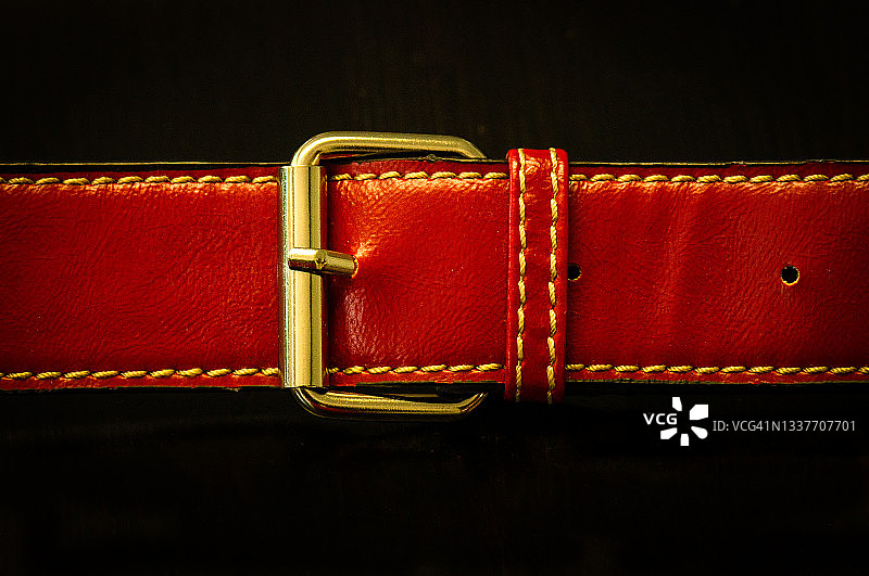 女士钱包的装饰稻草特写图片素材