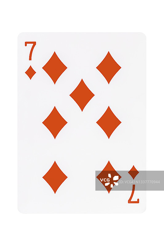 白色背景上的方片7扑克牌图片素材