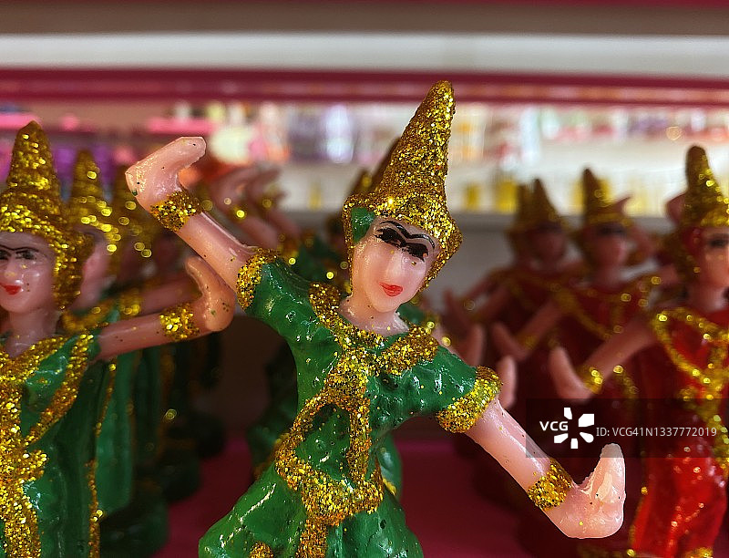 泰国传统黏土娃娃的美。图片素材