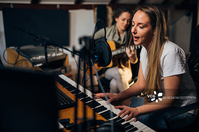 新专辑制作中！图片素材