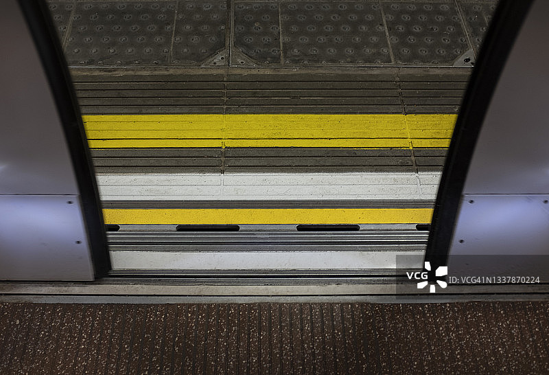 黄色地铁线路图片素材