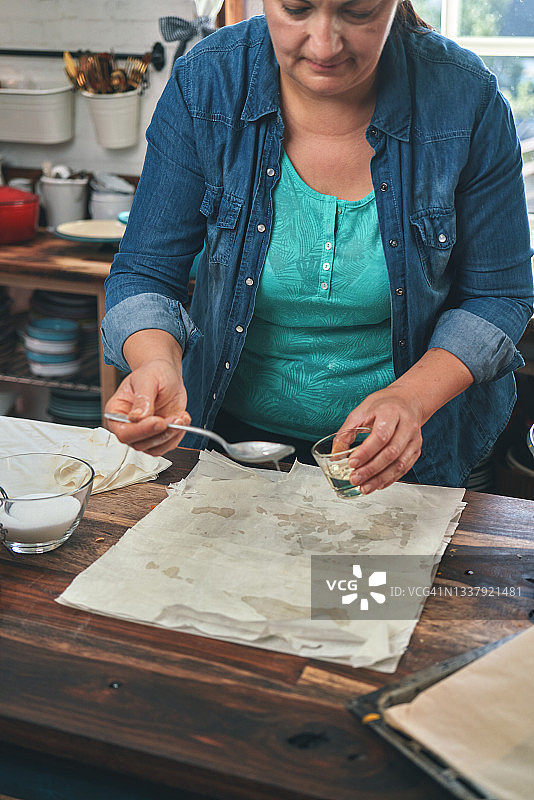 准备南瓜薄酥皮馅饼图片素材