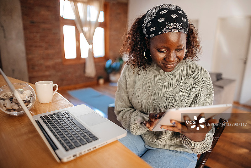 笔记本电脑通信图片素材