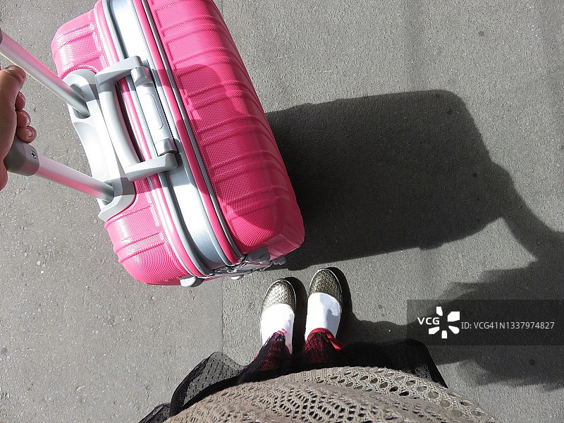 拉杆箱旅行包女人图片素材