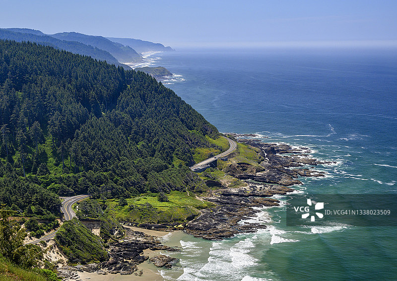 101号公路和俄勒冈州中部海岸的珀佩图阿海角风景区图片素材