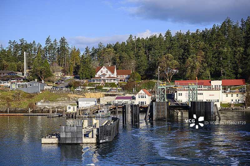 奥克斯村和渡轮码头；华盛顿圣胡安群岛奥克斯岛图片素材