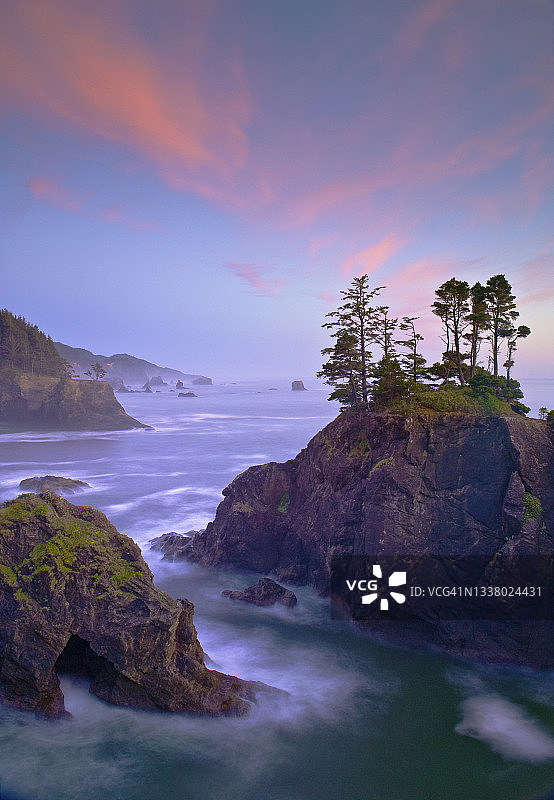 塞缪尔·H·博德曼州立公园，俄勒冈州海岸天然桥梁景点以南图片素材