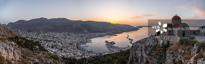 卡利姆诺斯岛圣萨瓦斯希腊东正教修道院日出景观图片素材