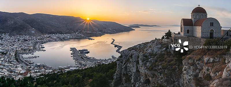 卡利姆诺斯岛圣萨瓦斯希腊东正教修道院日出景观图片素材