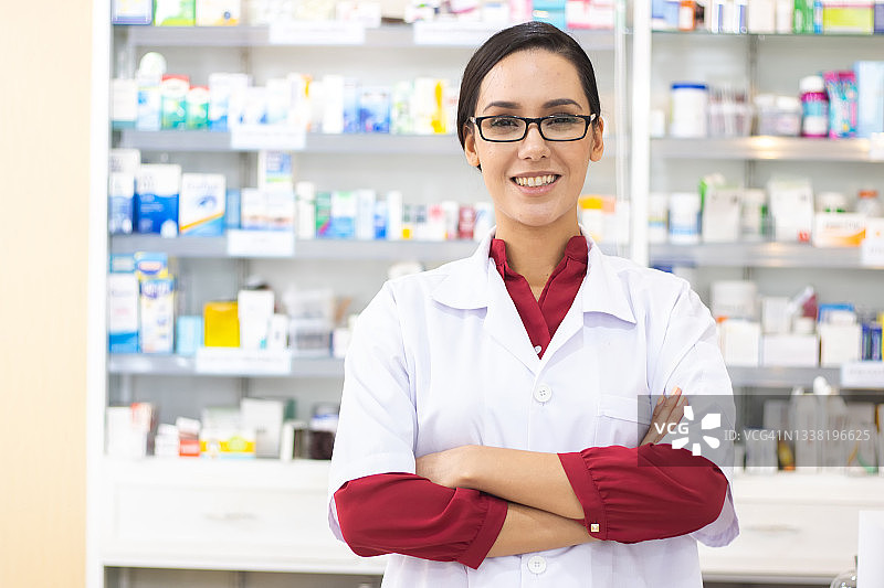 药剂师在药店工作图片素材