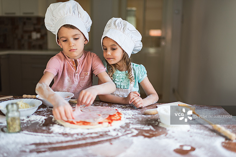在家准备食物图片素材