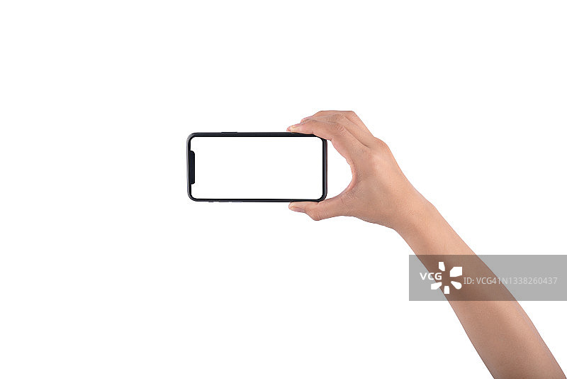女性手持智能手机拍照，白色背景图片素材