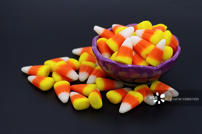 碗里的糖果玉米图片素材