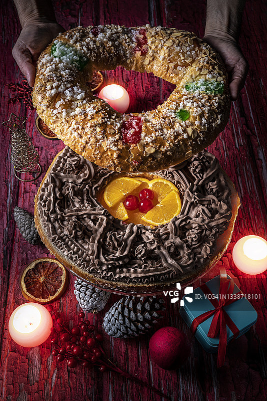 国王奶油圆环蛋糕（三王节食谱）图片素材