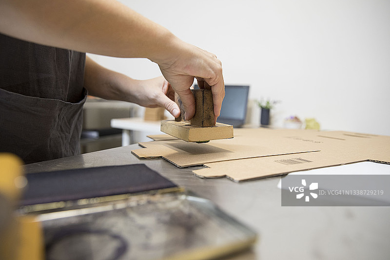 纸板上的印章图片素材