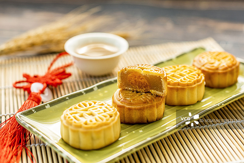 中国中秋节美食：月饼图片素材