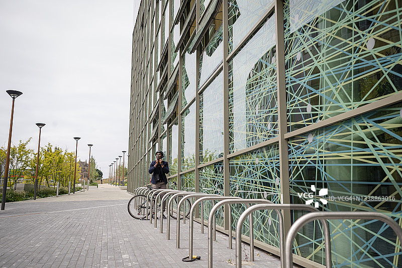 商人到达工作场所图片素材