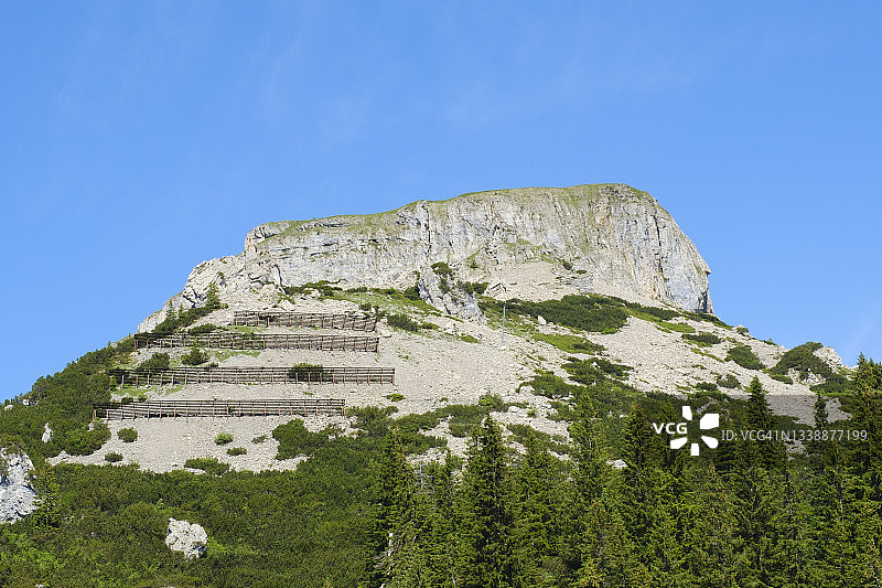 夏季霍厄尔伊芬山顶峰图片素材