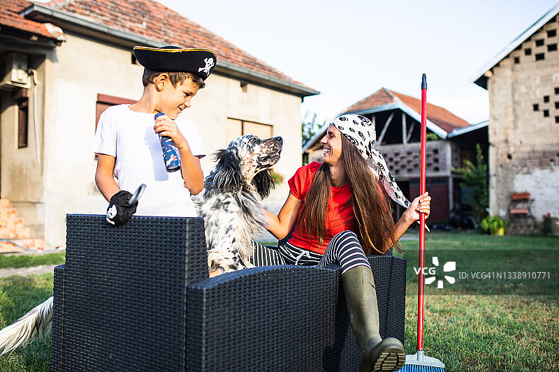 我可以一起玩吗？图片素材