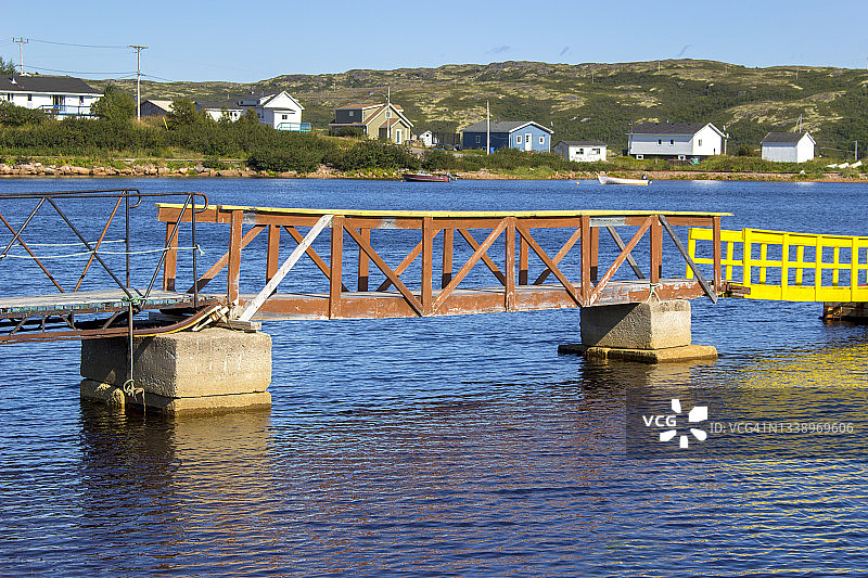 加拿大魁北克圣保罗河上的码头图片素材