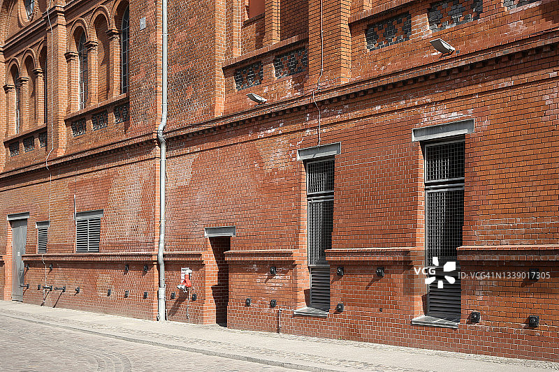 德国柏林一栋旧工业建筑的砖墙图片素材